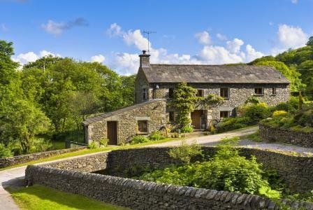 Stone farmhouse in the Yorkshire countryside