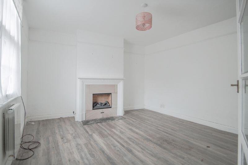 Boreham Road, Warminster – photo 2 of 17