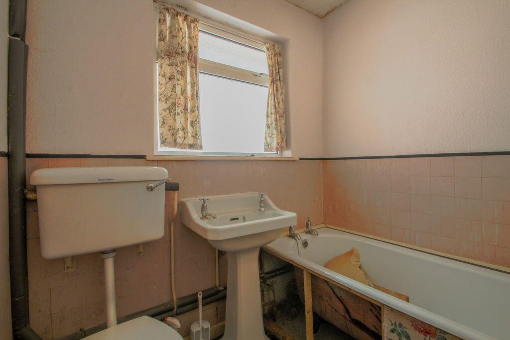 Cherry Tree Avenue, Cowplain, Waterlooville – photo 13 of 24