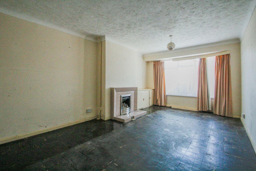 Cherry Tree Avenue, Cowplain, Waterlooville – photo 4 of 24