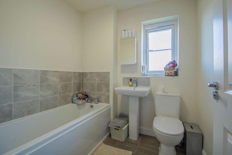 Paddock Rise, East Ardsley – photo 8 of 14