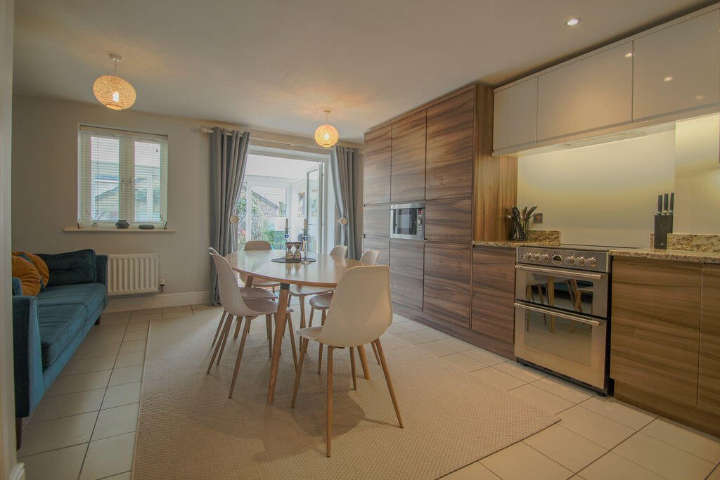 Plover Road, Lindley – photo 18 of 26