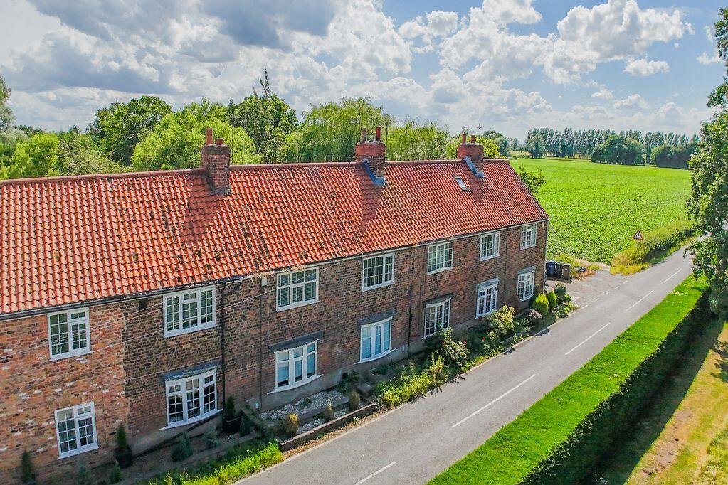 Riccall Lane, Kelfield, YO19 – photo 1 of 20