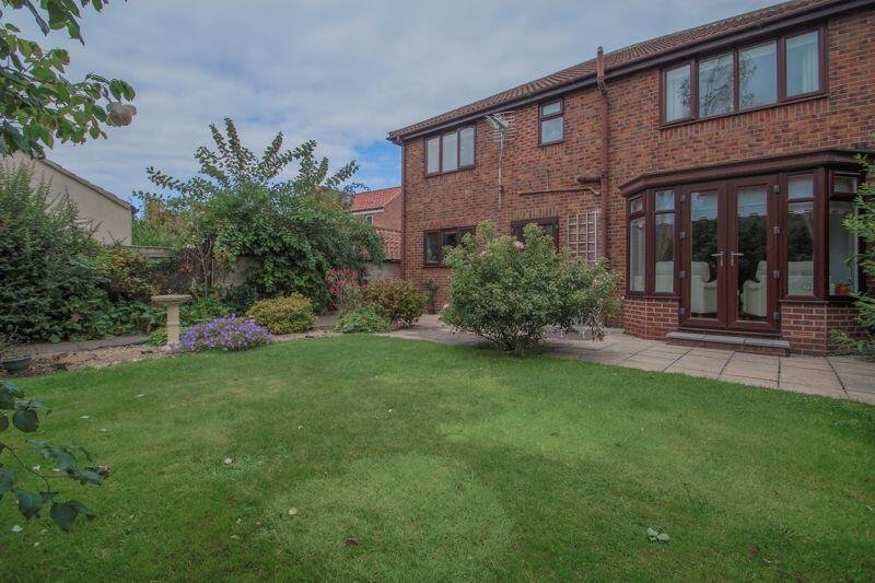 Station Road, Hutton Cranswick – photo 2 of 28