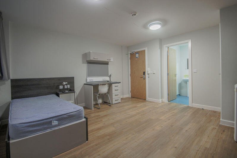 STUDIO INVESTMENT, New Bank House, Queen Street, Sheffield, S1 – photo 3 of 13
